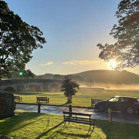 The Green At Burnsall Bagian luar foto